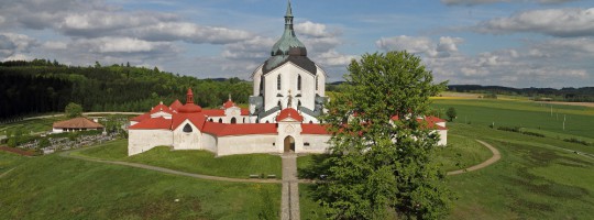 poutni-kostel-svateho-jana-nepomuckeho-na-zelene-hore-dajc-zdar-nad-sazavou-540x200